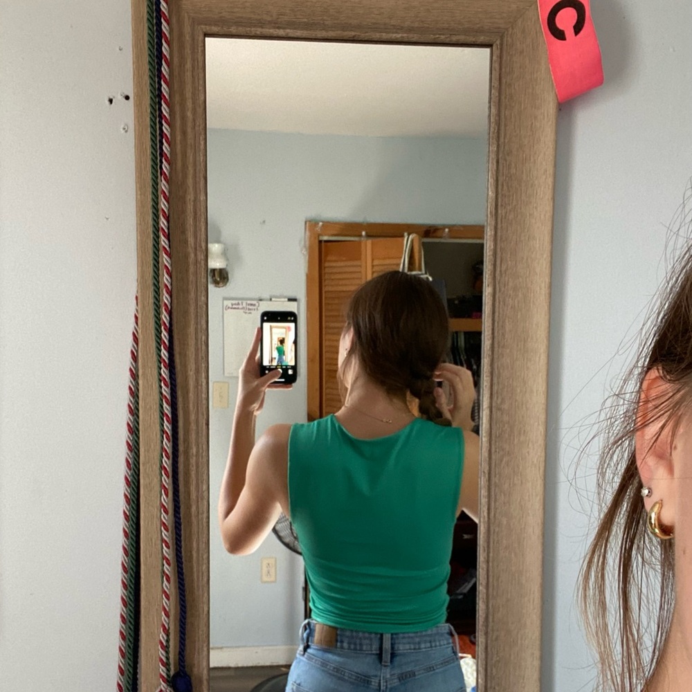 Vibrant Green Tank Top - Picture 3 of 3